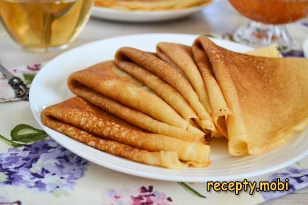 Custard pancakes on kefir and boiling water