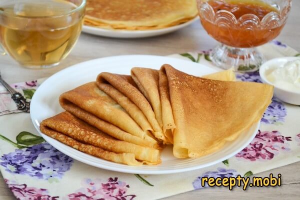 Custard pancakes on kefir and boiling water