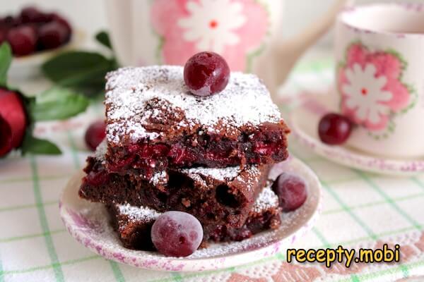 Brownie with cherries and chocolate