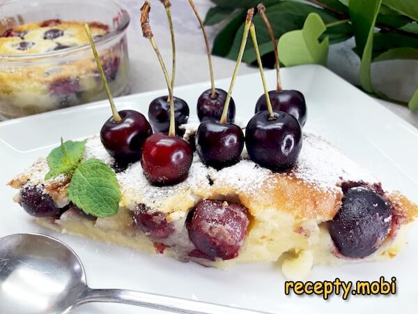 Clafoutis with sweet cherries