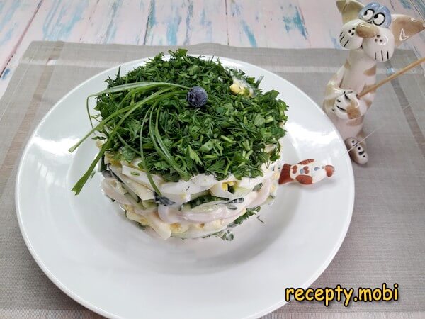 Салат с кальмарами и свежим огурцом