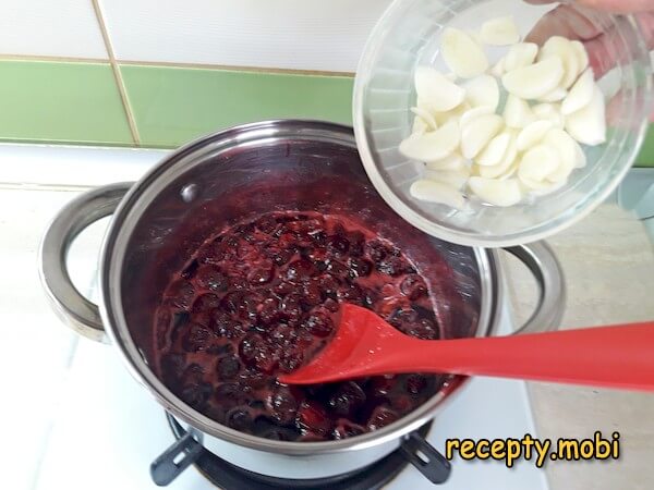 приготовление вишневого соуса к мясу - фото шаг 6