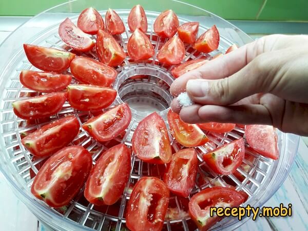 помидоры в электросушилке - фото шаг 4