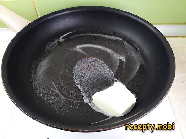 сливочное масло на сковороде - фото шаг 11