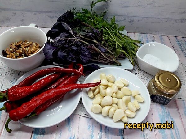 ингредиенты для приготовление аджики по-абхазски - фото шаг 1