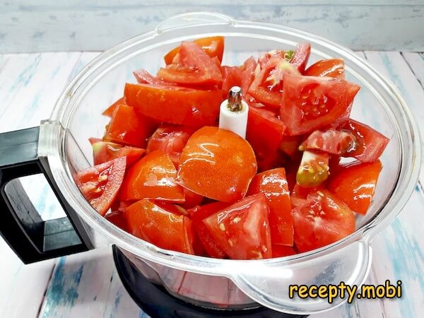 нарезанные томаты - фото шаг 3