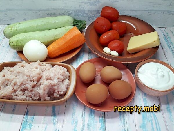 ингредиенты для приготовления запеканки из кабачков с фаршем в духовке - фото шаг 1
