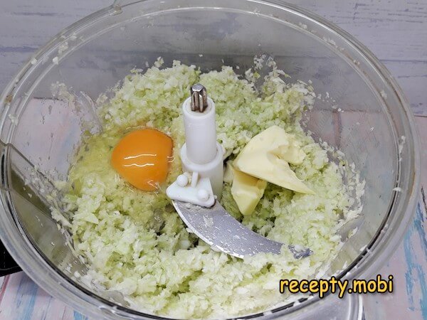 приготовление капустных оладий из сырой капусты - фото шаг 4
