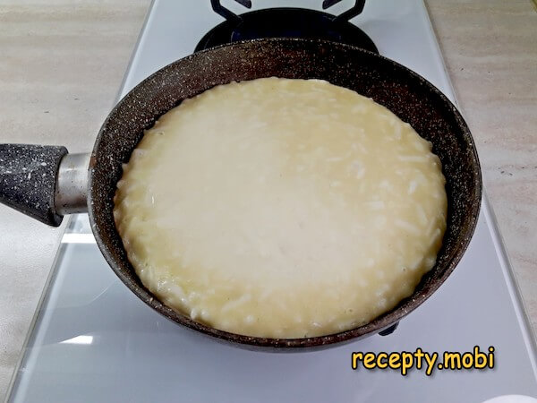 приготовление ленивых хачапури с сыром на сковороде - фото шаг 11