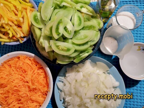 ингредиенты для приготовления салата из зеленых помидоров на зиму - фото шаг 1