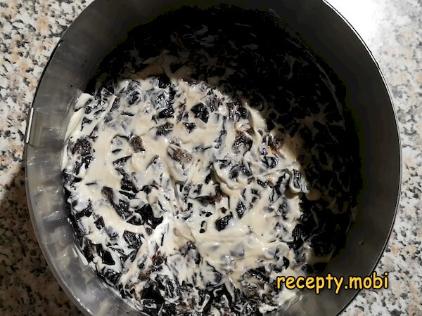 приготовление салата Нежность с курицей, черносливом и грецкими орехами - фото шаг 10