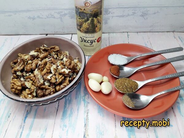 ингредиенты для орехового соуса - фото шаг 2