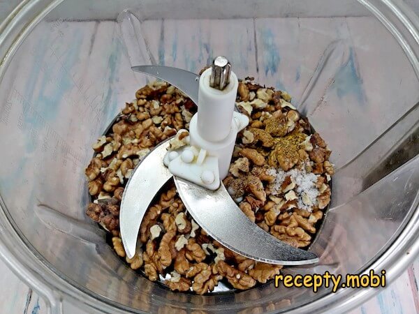 грецкие орехи в измельчителе - фото шаг 6