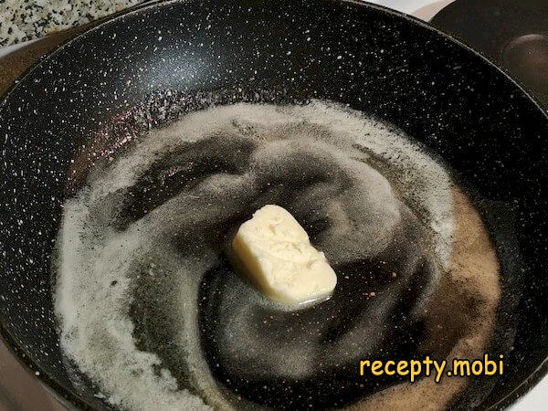 сливочное масло на сковороде - фото шаг 6