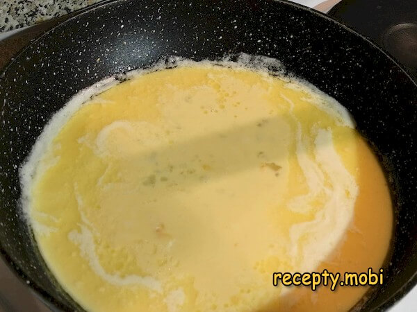 приготовление скрэмбла из яиц - фото шаг 7