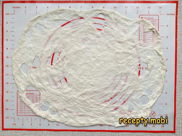 приготовление слоеных лепешек на сковороде - фото шаг 4
