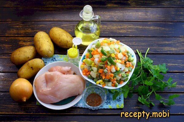 ингредиенты для супа из замороженных овощей с курицей
