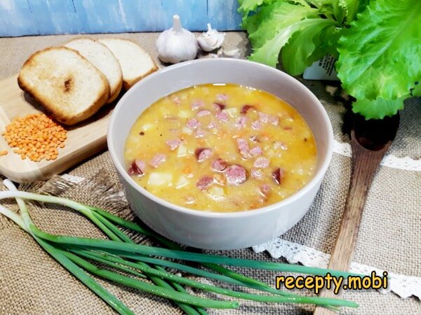 Чечевичный суп с копченостями