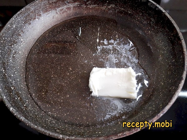 сливочное масло на сковороде - фото шаг 10