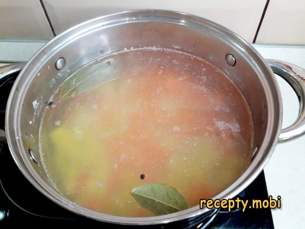 приготовление сырного супа с курицей и грибами - фото шаг 13