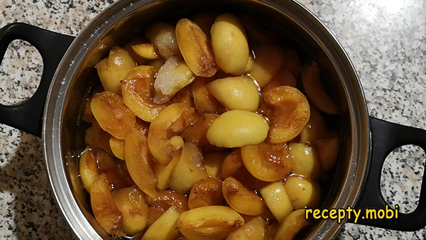 приготовление варенья из абрикосов на зиму - фото шаг 6