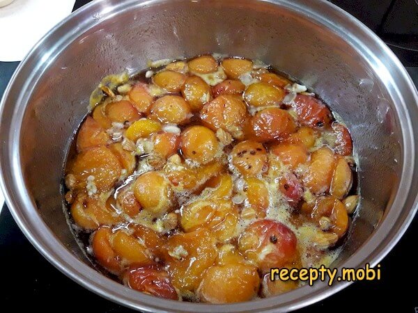 приготовления варенья из абрикосов с ядрышками - фото шаг 9