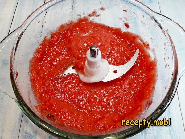 перебитый в блендере томат - фото шаг 2