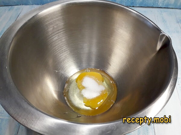 яйцо, соль и сахар - фото шаг 5