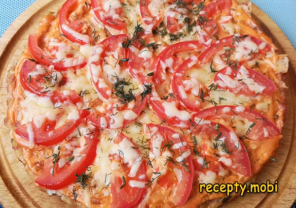 Zucchini pizza in a frying pan