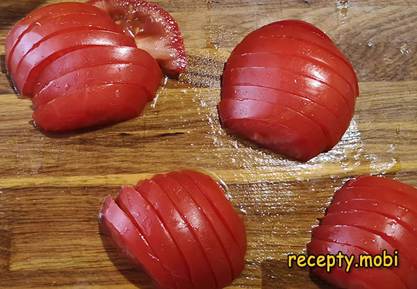 нарезанные помидоры - фото шаг 4