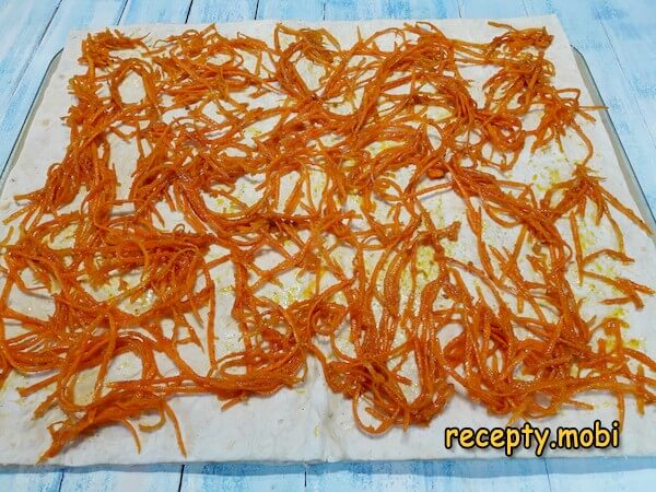 приготовление рулета из лаваша с корейской морковью - фото шаг 10