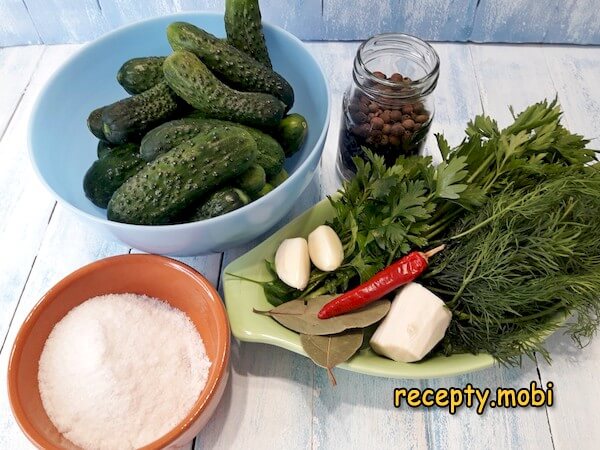 ингредиенты для приготовления соленых огурцов на зиму - фото шаг 1