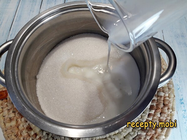 Приготовление вареного сахара на молоке - фото шаг 2