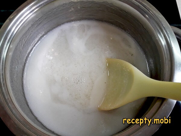 Приготовление вареного сахара на молоке - фото шаг 5