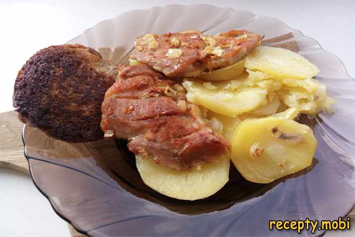 Отбивные из свинины с картошкой в духовке