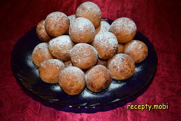 Curd balls fried in oil