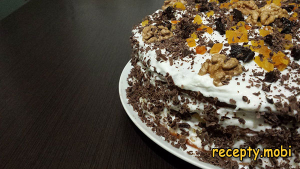 Бисквитный торт со сметанным кремом и сухофруктами «Dried fruits»