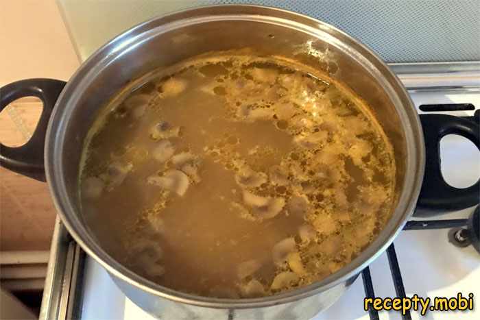 Куриный суп с грибами шампиньонами и картофелем