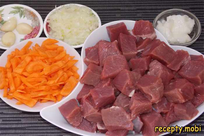 Ингредиенты для приготовления говяжьего плова в мультиварке