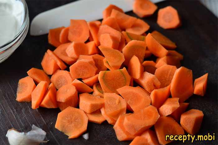 Нарезанная морковь - фото шаг 3