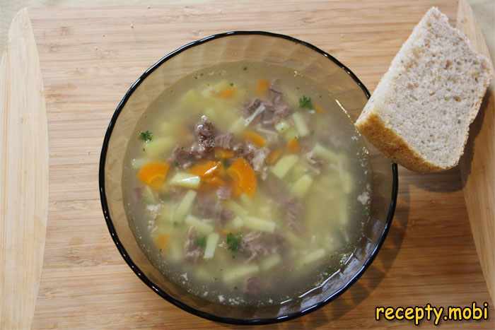Диетический суп из говядины и макаронами