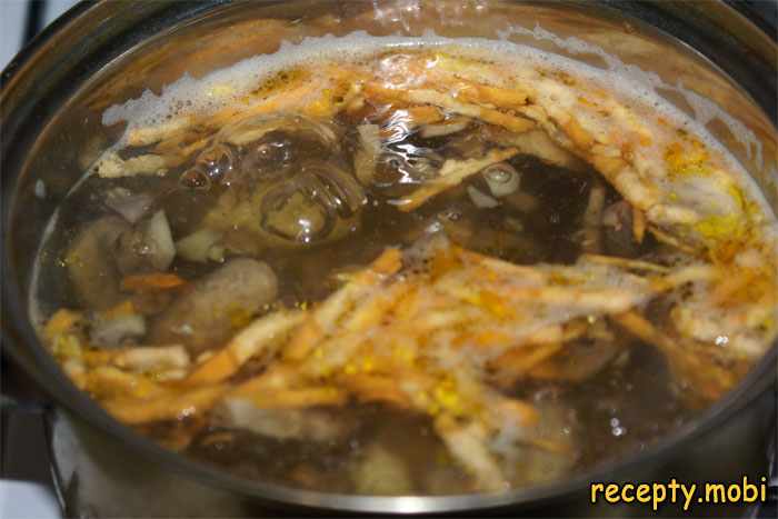 Приготовление грибного супа из свежих шампиньонов