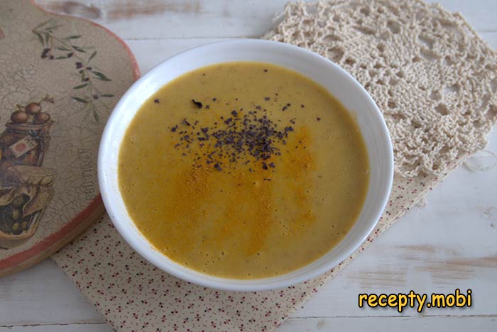 Каталонский крем-суп из бобов и картофеля