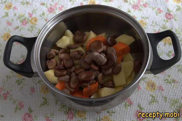Каталонский крем-суп из бобов и картофеля - приготовление