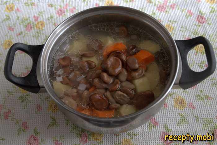 приготовление каталонского крем-супа из бобов и картофеля - фото шаг 5