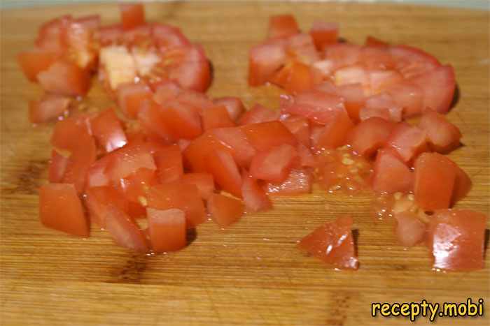 нарезанный помидор