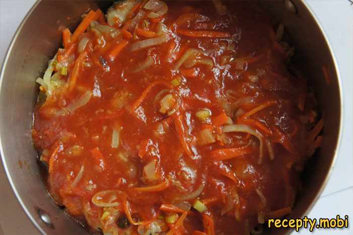 mintaj tushennyj s morkovyu i lukom v tomate 14