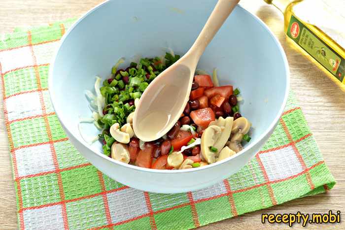 готовим постный салат с помидорами и фасолью - фото шаг 5