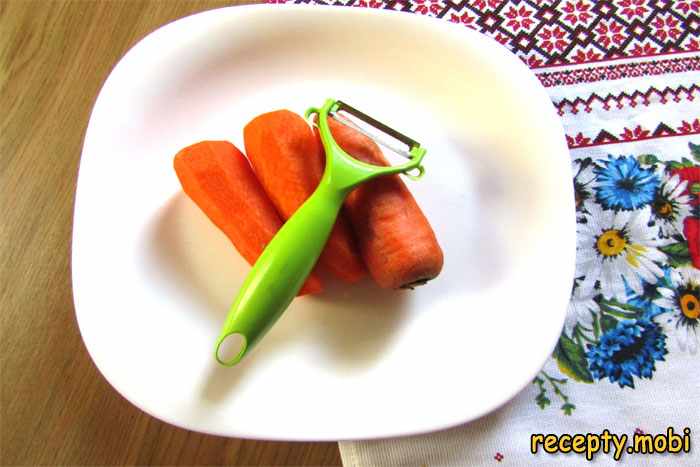 морковь без кожуры - фото шаг 2
