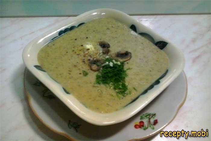 Грибной суп-пюре из шампиньонов со сливками